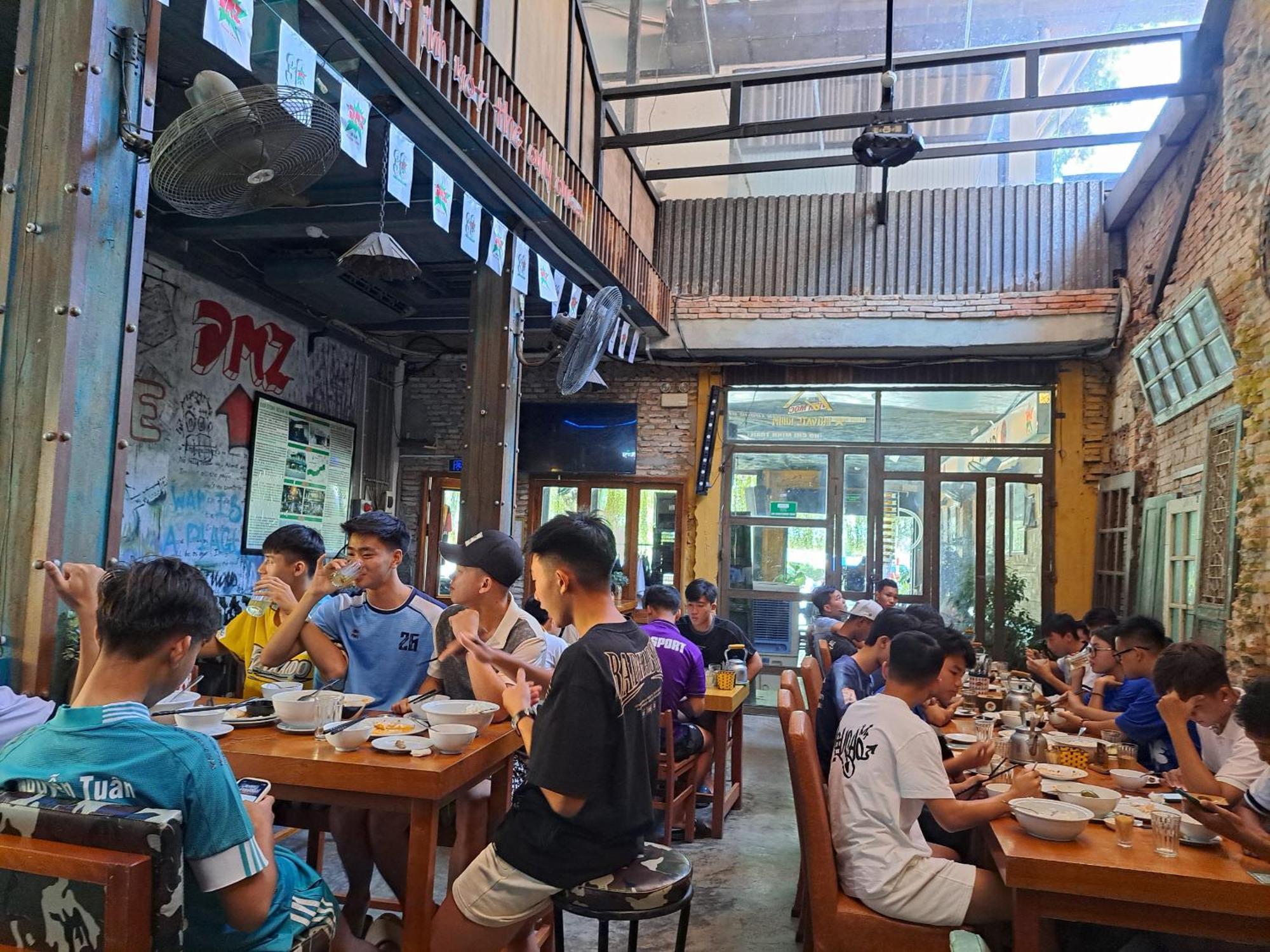 Dmz Hostel Hue Esterno foto